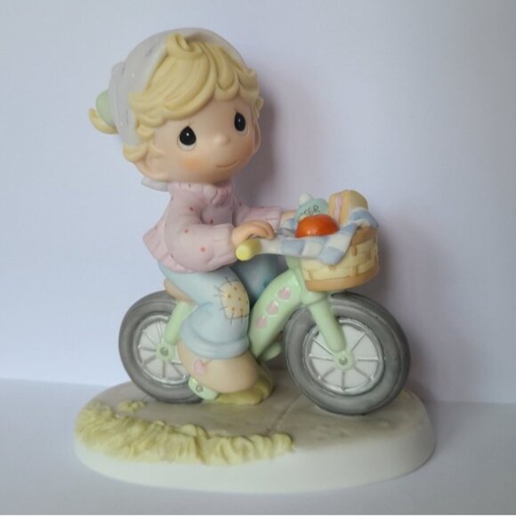 Vintage Precious Moments Friendship Collectible Porcelain Figurine - Picture 4 of 12